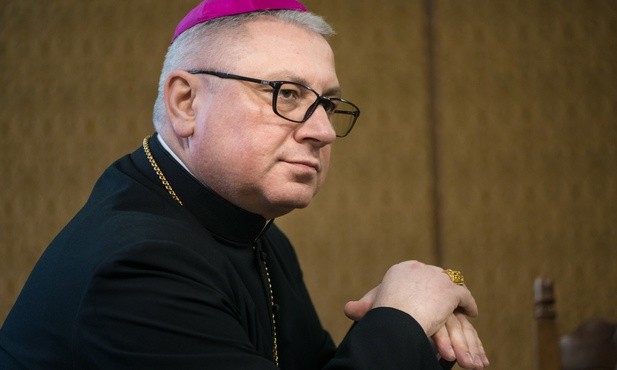 Biskup Artur Mizinski