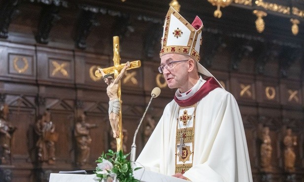 Abp Galbas: Religia w szkole traktowana jest niesprawiedliwie