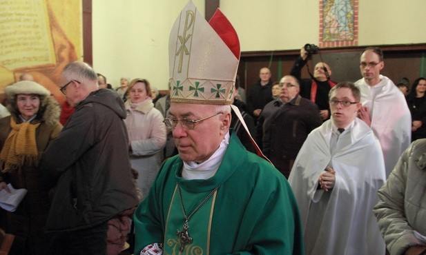Abp Lenga otrzymał zakaz publicznego sprawowania liturgii i głoszenia kazań