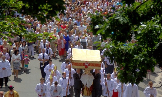 Procesje Bożego Ciała to publiczne wyznanie wiary