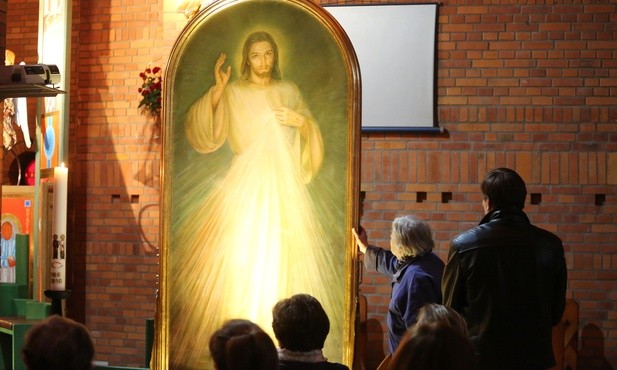 Objawienie, które dał Chrystis siostrze Faustynie, przynosi owoce na całym świecie