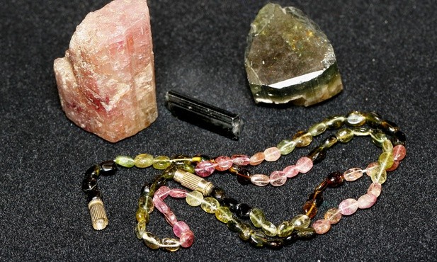 Polska ma nie tylko bursztyny, ale i złoto, szafiry, minerały promieniotwórcze