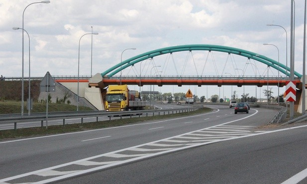 "W Polsce drogi ekspresowe nie będą płatne dla samochodów osobowych"