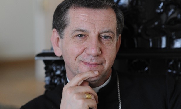 Bp Guzdek: Miłosierdzie Boże nikogo nie wyklucza