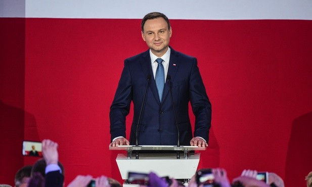 Konstytucjonaliści: prezydencki projekt bez zastrzeżeń