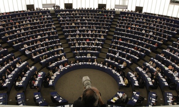 Parlament Europejski uznaje ochronę życia poczętego za przemoc wobec kobiet