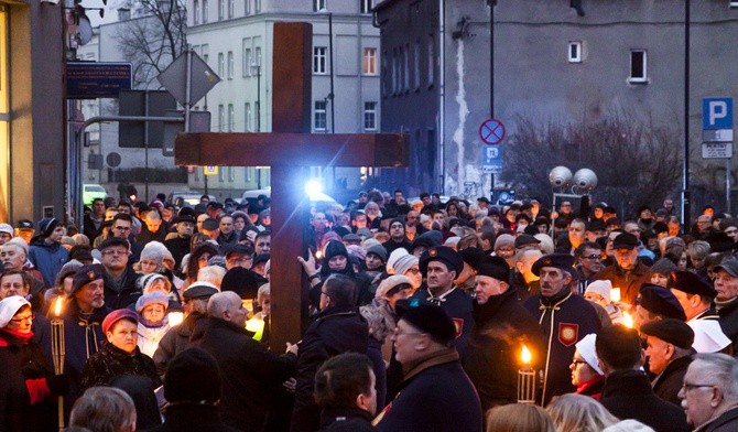 Z krzyżem na ulice