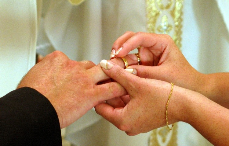 Dykasteria Nauki Wiary: małżeństwo otwiera na nieskończoność