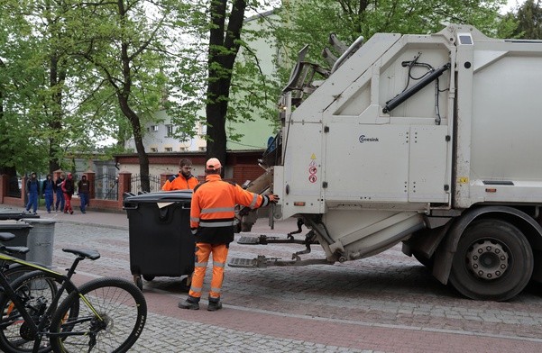 Dość mamy śmieci własnych