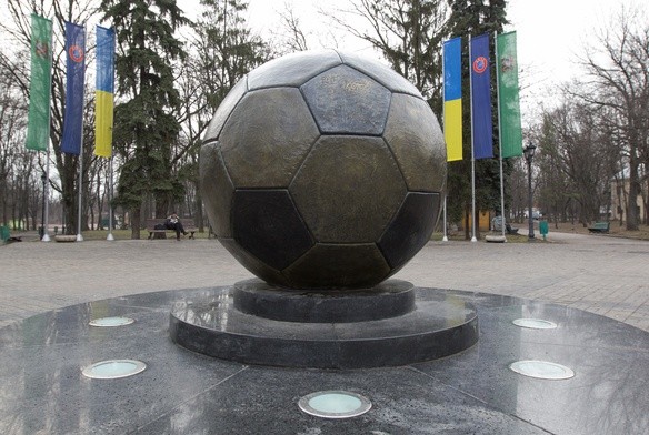 Pomnik piłki nożnej. W Charkowie