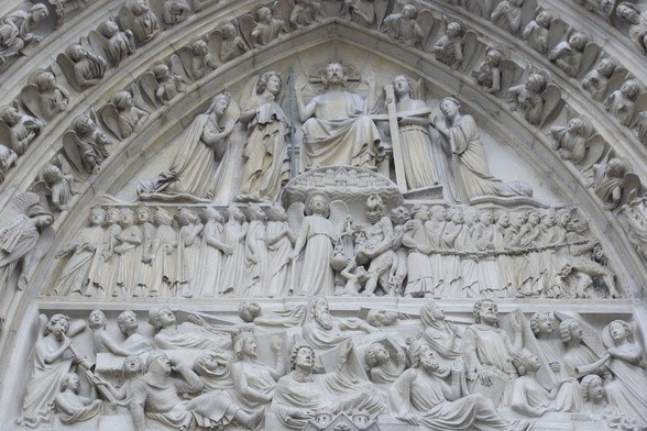 Jedna z płaskorzeźb paryskiej Notre Dame