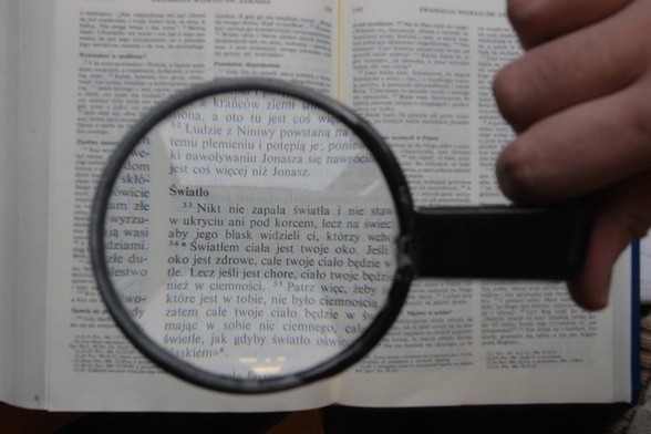 Na ile tekst Biblii , jaki znamy dziś zodny jest z tym, co napisali jej autorzy?