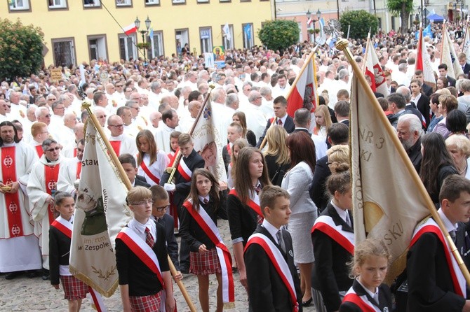 Pułtusk. Msza św. na rozpoczęcie nawiedzenia. Cz. 1