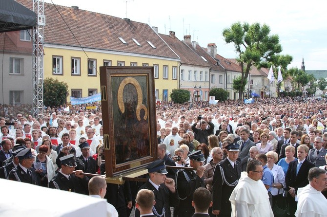 Pułtusk. Msza św. na rozpoczęcie nawiedzenia. Cz. 1