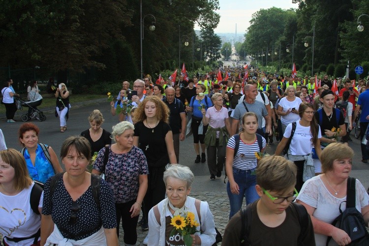 Pielgrzymka na Jasną Górę. Wejście na szczyt