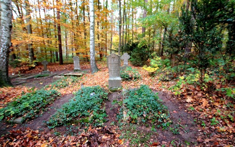 Kadyny - dawny ewangelicki cmentarz
