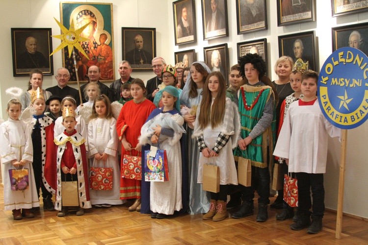 Kolędnicy misyjni u biskupa płockiego