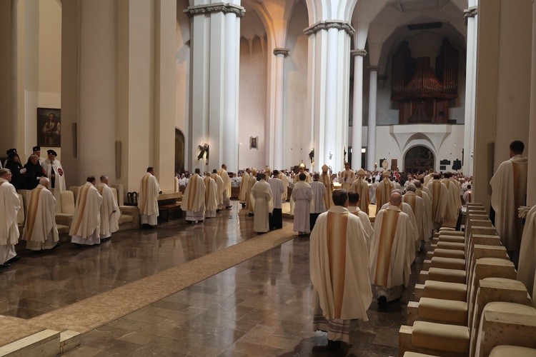 Msza Krzyżma Świętego w katedrze cz. 2