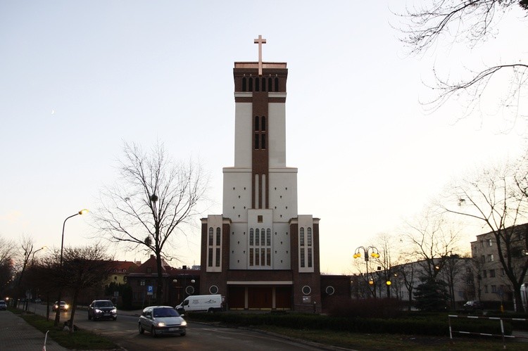 Nowa wieża kościoła Chrystusa Króla w Gliwicach