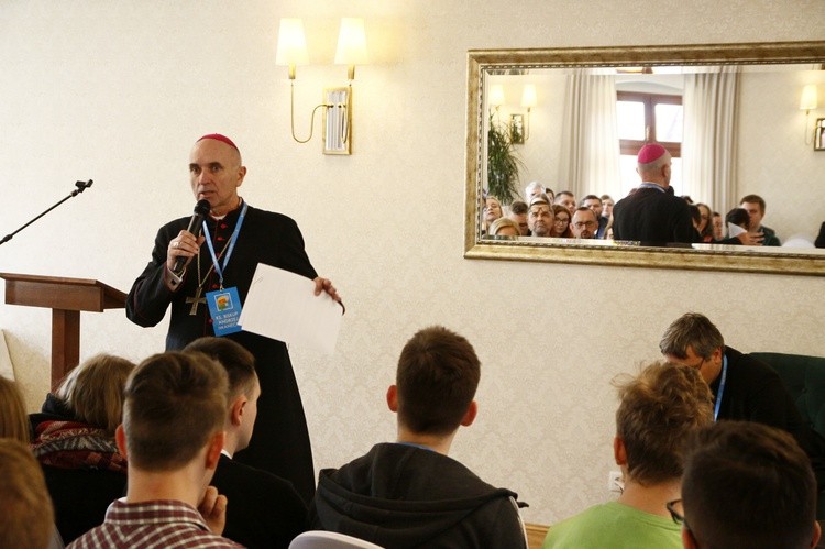 Konferencja krajowa programu "Młodzi na Progu"