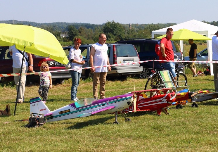 Rodzinny piknik lotniczy