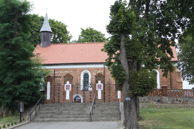 Poświęcenie prac remonotowo-budowlanych w kościele św. Anny w Kobylnikach 