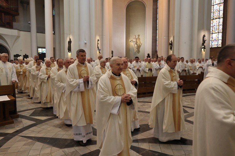 Msza Krzyżma Świętego w katedrze cz. 2