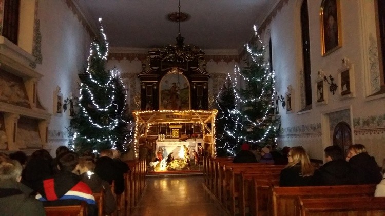 Pawłowo. Bożonarodzeniowa szopka w kościele parafii pw. św. Macieja
