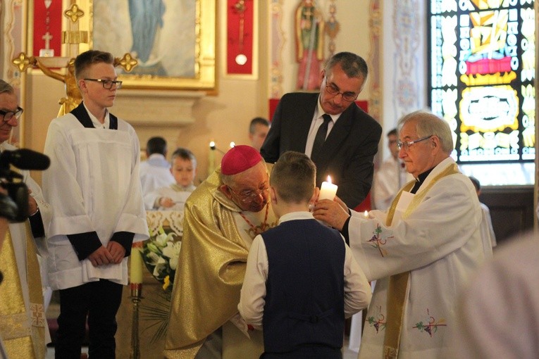 Szkoła w Dzierzążni