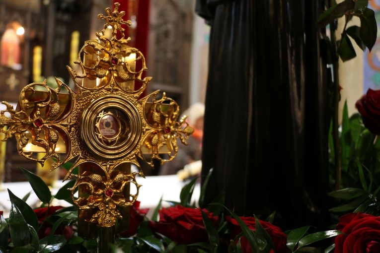 Niedzbórz. Wprowadzenie relikwii św. Rity