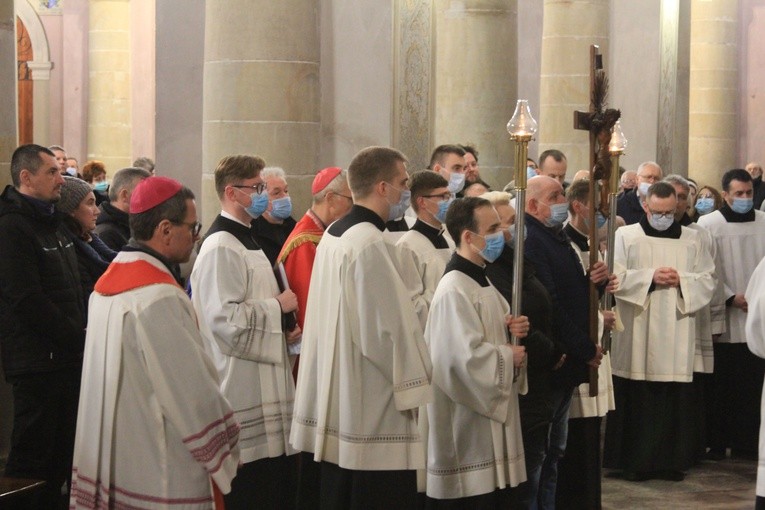 Płock. Droga Krzyżowa w katedrze