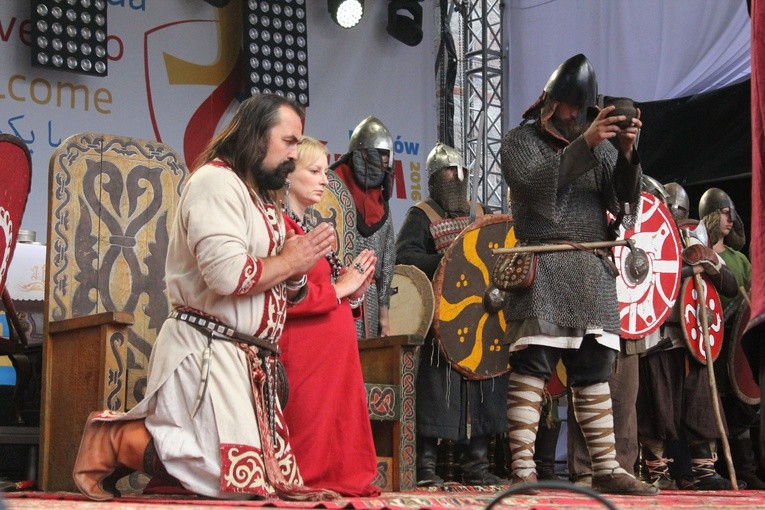 ŚDM w Płocku. Inscenizacja chrztu Mieszka I