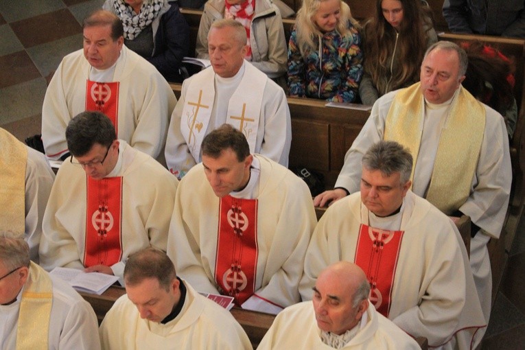 Episkopat w Płocku. Msza w kolegiacie