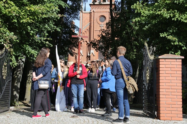 Rostkowo. Pielgrzymka młodzieży