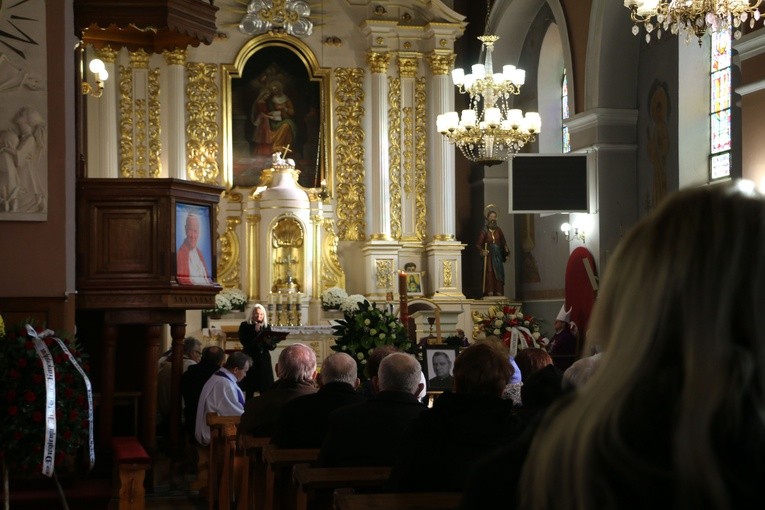 Pomiechowo. Pogrzeb ks. kan. Franciszka Kacprzyckiego