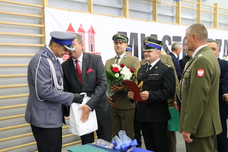 Sztandar dla policji w Przasnyszu