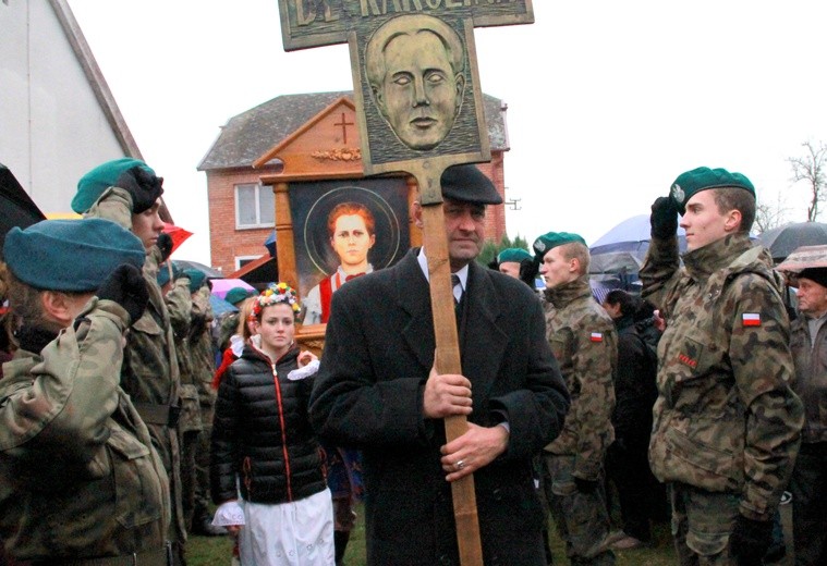 Droga Krzyżowa w Wał Rudzie