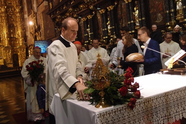 Poświęcenie ołtarza w kościele Bożego Ciała