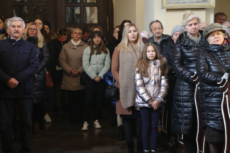 Pułtusk. Jubileusz parafii św. Józefa i wprowadzenie relikwii św. Jana Pawła II