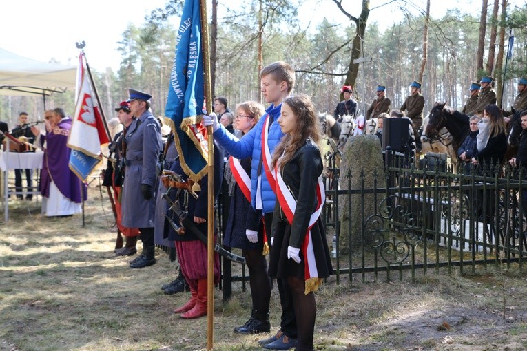 Uroczystości patriotyczne k. Radzanowa n. Wkrą