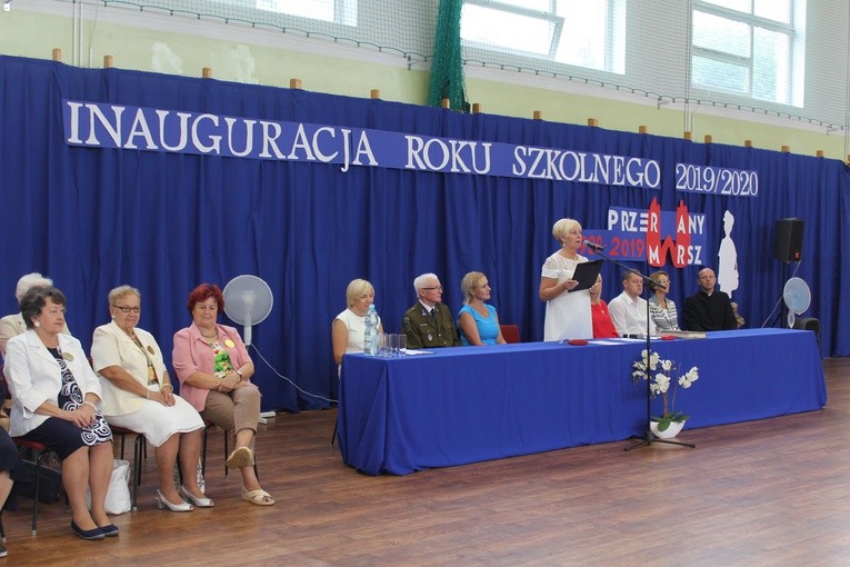 Dokończyli swój przerwany marsz...