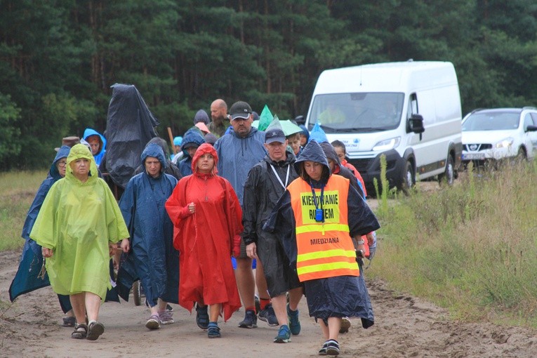 Pielgrzymka. Pątnicy w Sendeniu