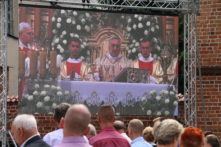 Czerwińsk. 50. rocznica koronacji obrazu Matki Bożej, cz. I