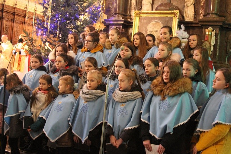 Mali kolędnicy w Płocku