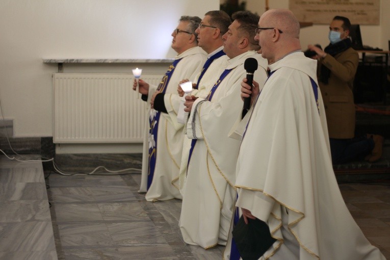Sierpc. Powrót figury Matki Bożej po renowacji