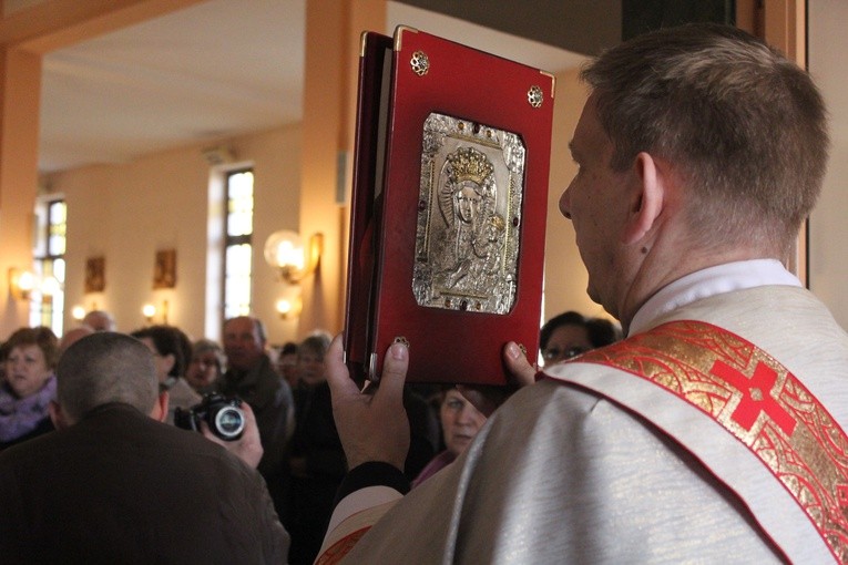 Płock. Nawiedzenie w parafii św. Krzyża