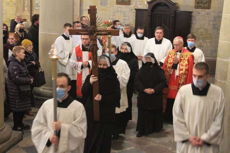 Płock. Droga Krzyżowa w katedrze