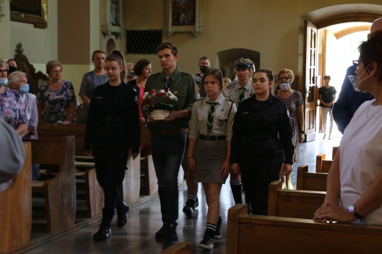 Wyszogród. Poświęcenie odnowionego nagrobka ułana Jana Mąkowskiego