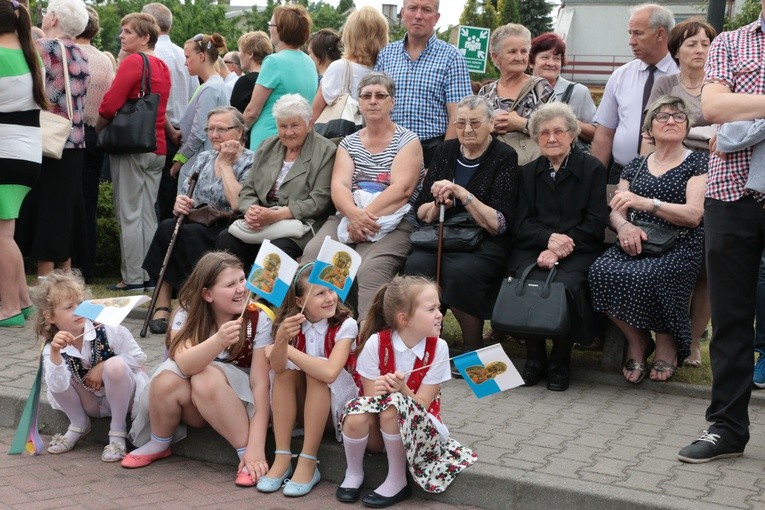 Biała. Nawiedzenie w parafii św. Jadwigi Śląskiej