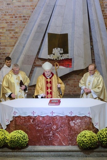Symbole ŚDM - parafia św. Jerzego